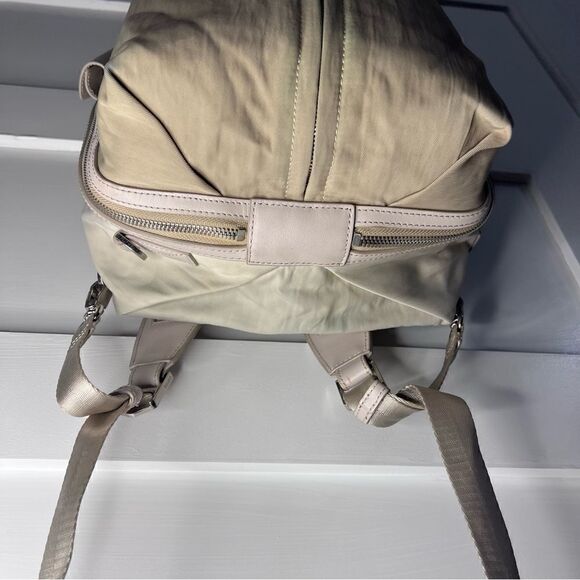 Caraa Studio 2 Medium in Sand - Picture 16 of 16